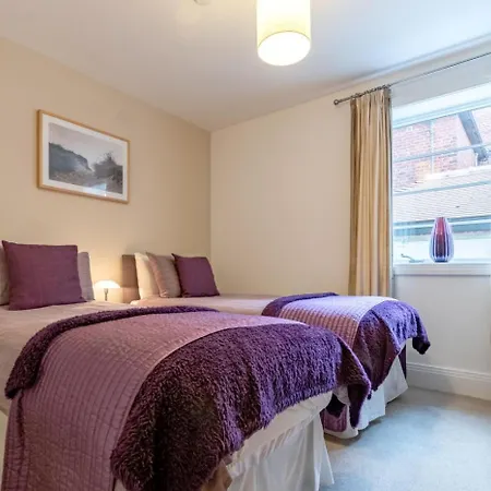 2 Bed In Oc-w814 * Whitby